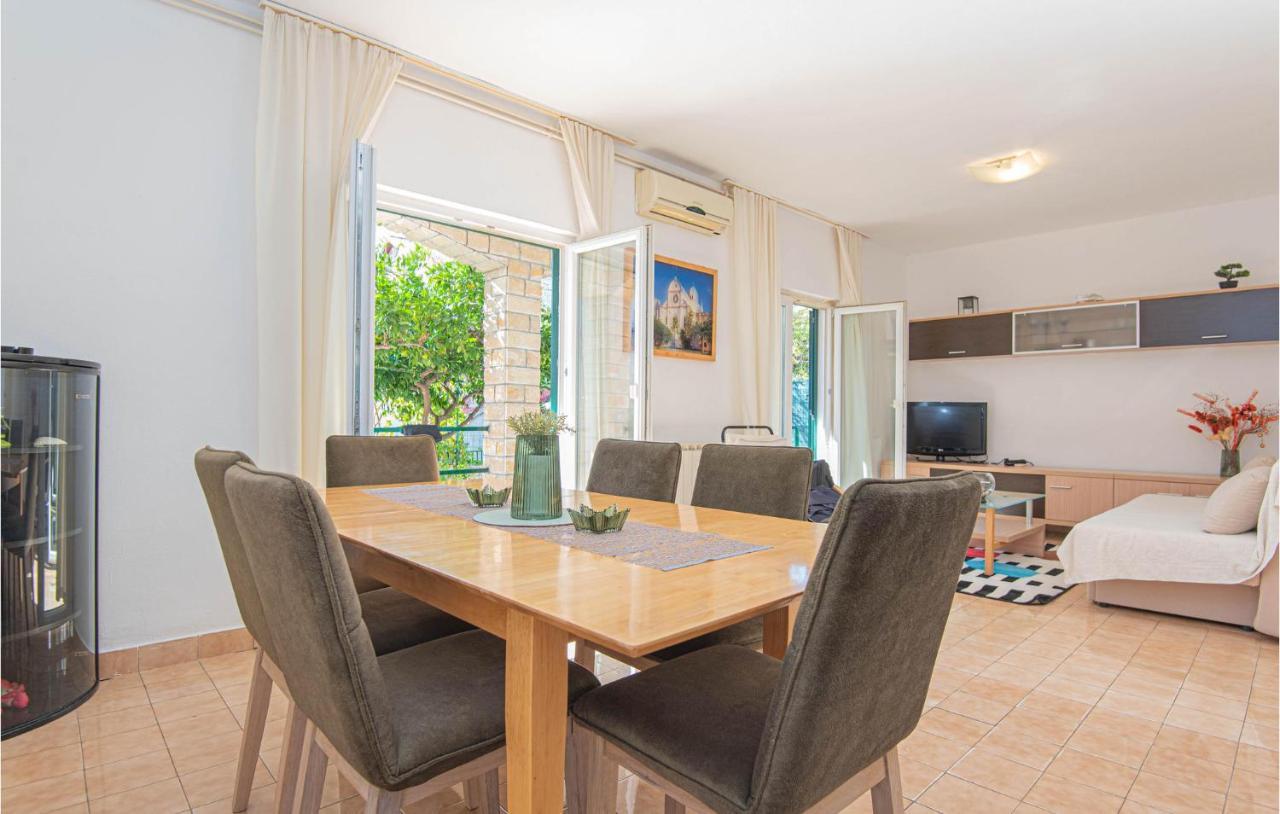 3 Bedroom Lovely Apartment In Brodarica Brodarica  Exterior foto