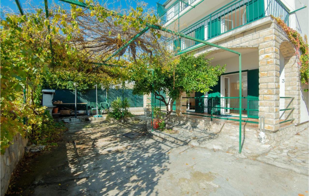 3 Bedroom Lovely Apartment In Brodarica Brodarica  Exterior foto