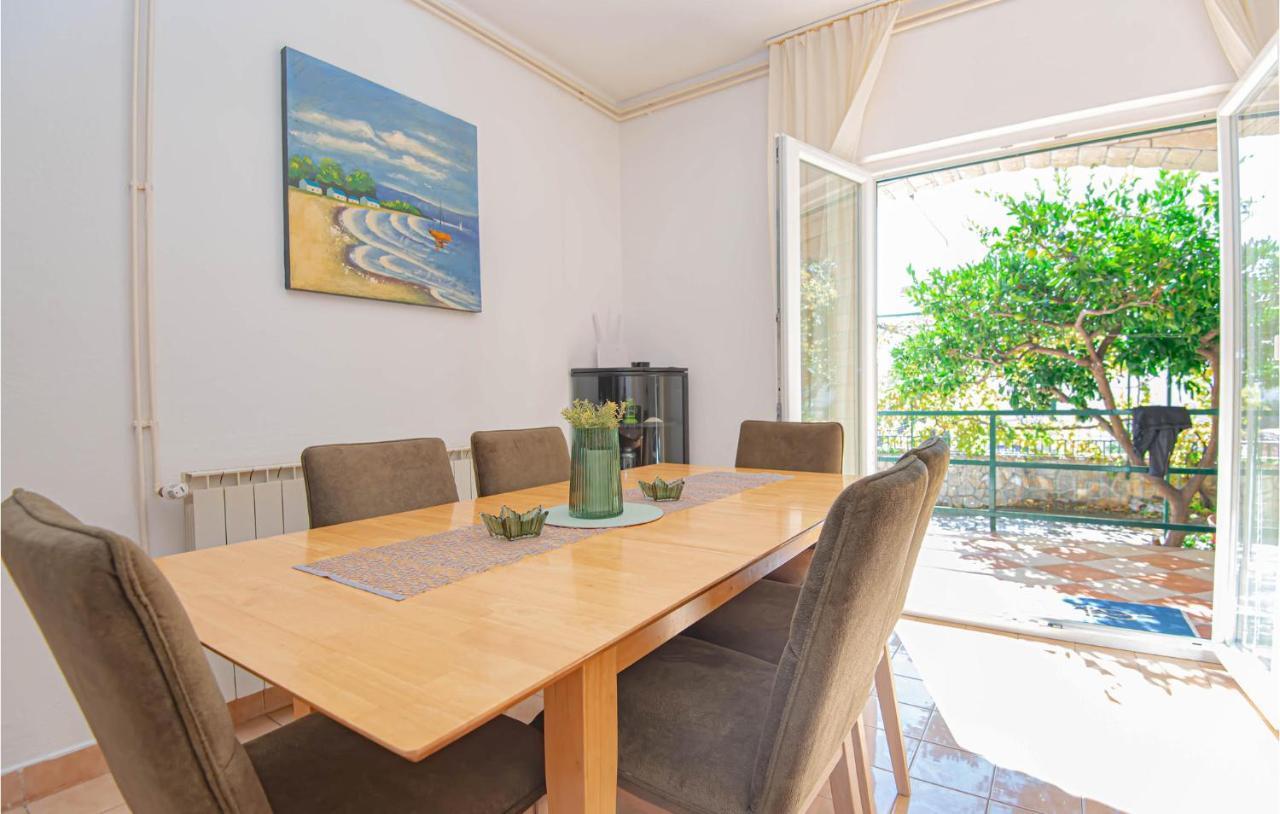 3 Bedroom Lovely Apartment In Brodarica Brodarica  Exterior foto
